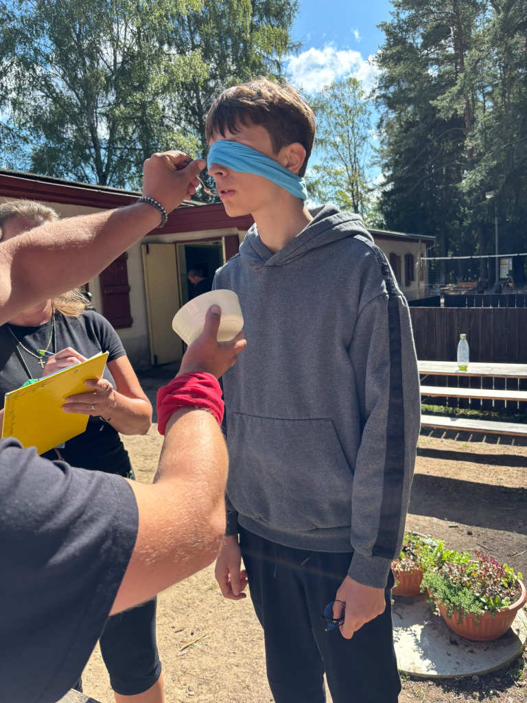 145.jpg