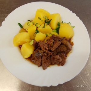 Játra na přírodno, brambor, jarní cibulka.jpg